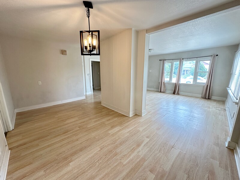 Building Photo - 1423 7th Ave