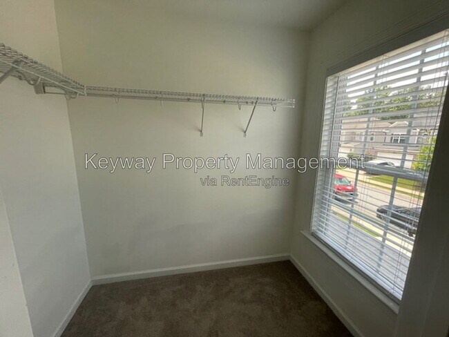 Building Photo - 546 Bunchgrass St