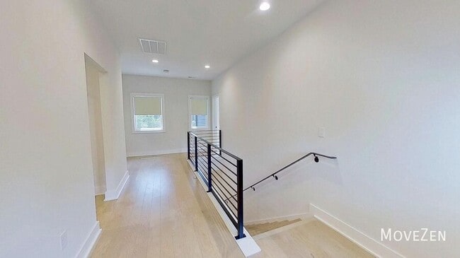Building Photo - 5018 Double Lakes Dr