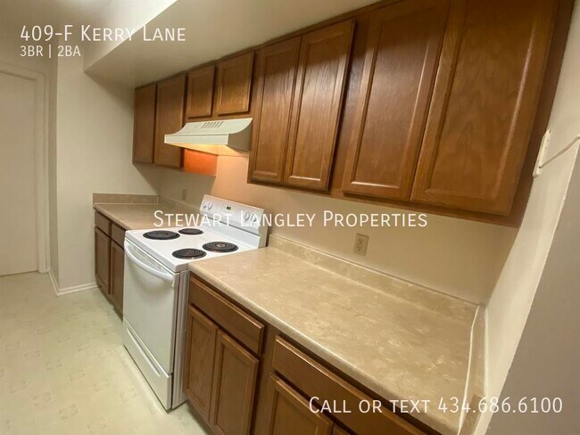 Building Photo - 409 Kerry Ln