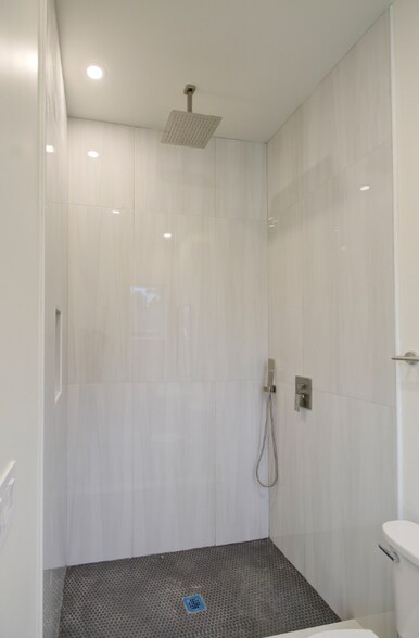 Building Photo - 1648 Colusa Ave