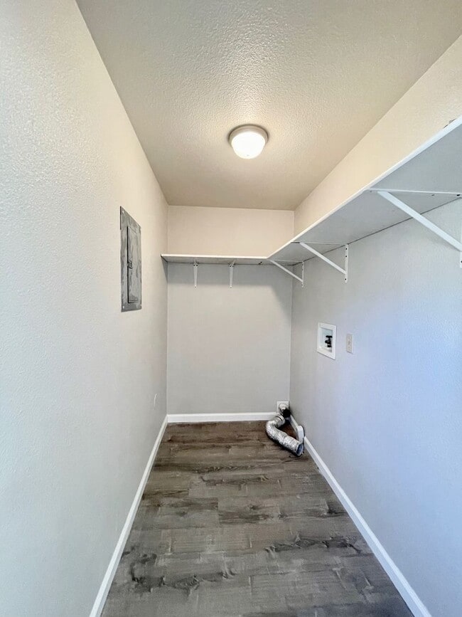 Building Photo - 3 Bedroom/ 1 Bathroom Rancher Close To Fort Carson