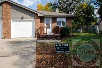 Building Photo - Comfortable 2 Bedroom/ 2 Bathroom Duplex |...