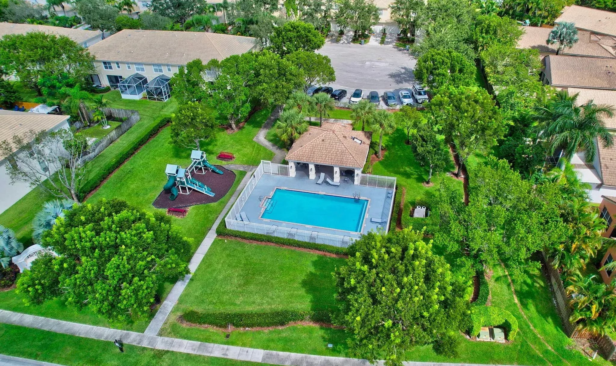 Building Photo - 8115 Bellagio Ln