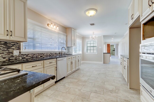 Building Photo - 4126 Durness Way