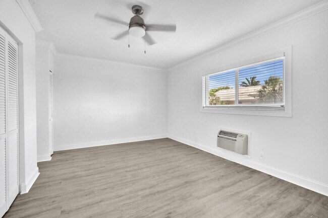 Building Photo - 1035 Spanish River Rd