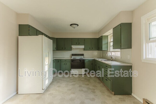 Building Photo - 402 W Eldora Ave