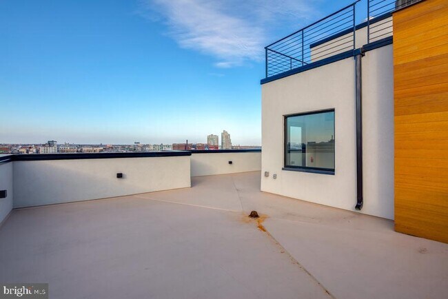 Building Photo - 240 N 2nd St