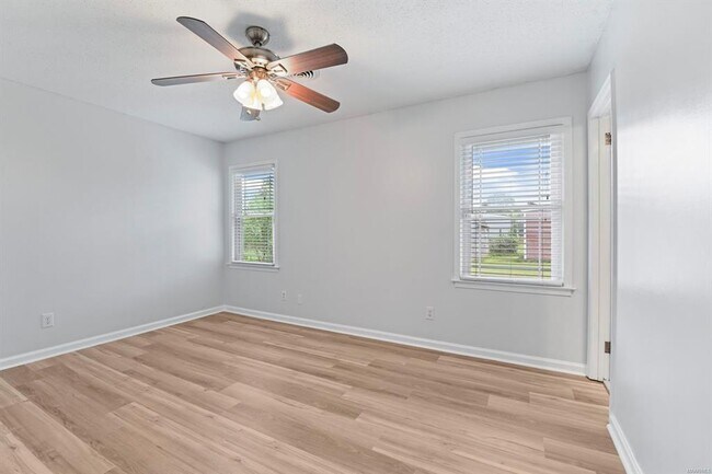 Building Photo - 111 Lori St