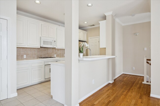 Building Photo - 2626 Commonwealth St