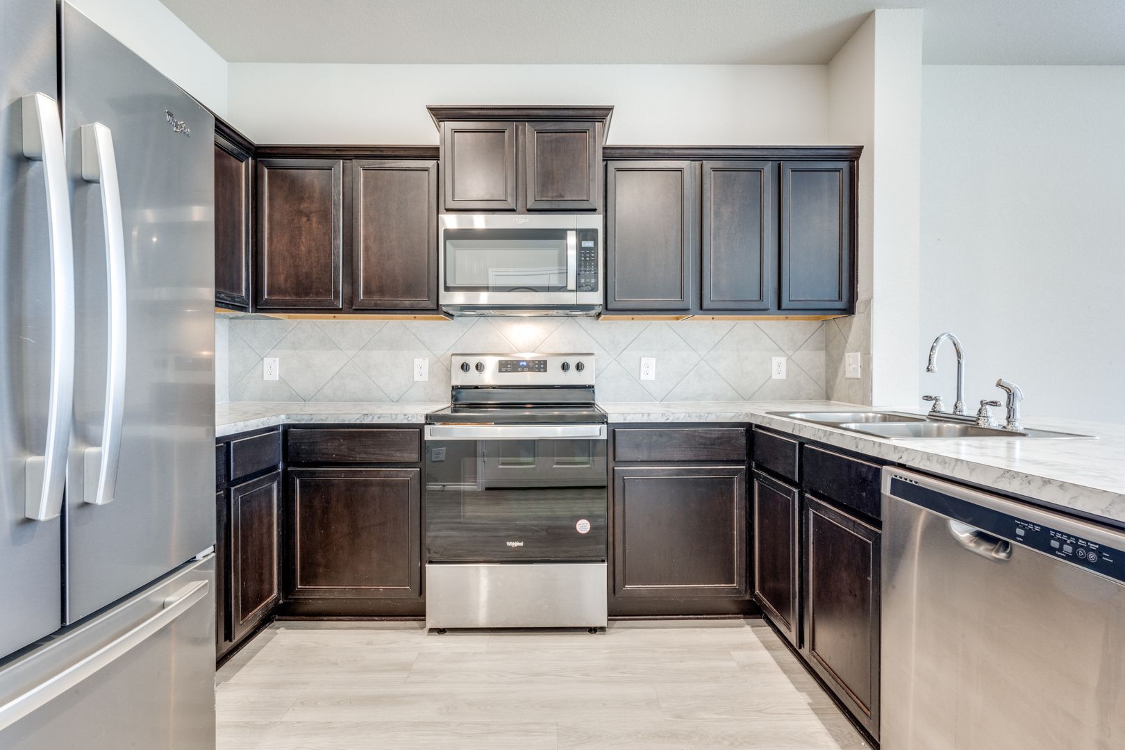 Building Photo - 3537 Brentwood Dr