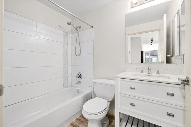 Building Photo - Beautiful 2 Bed 1.75 Bath Condo in Downtown Bellevue