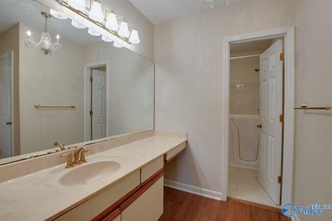 Building Photo - 313 Kensington Court