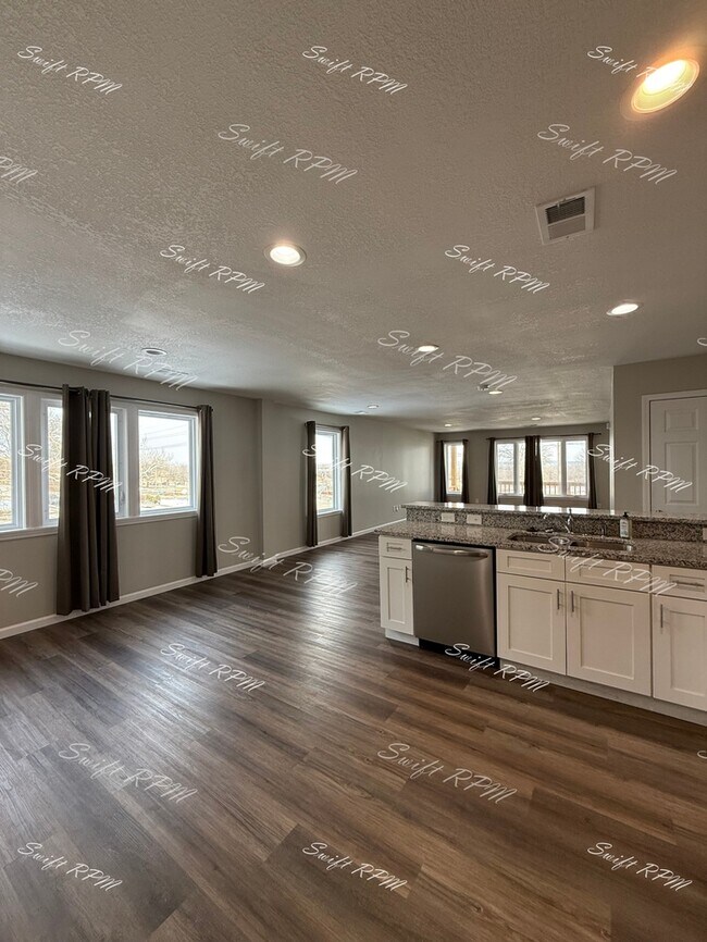 Building Photo - 707 N 2nd St