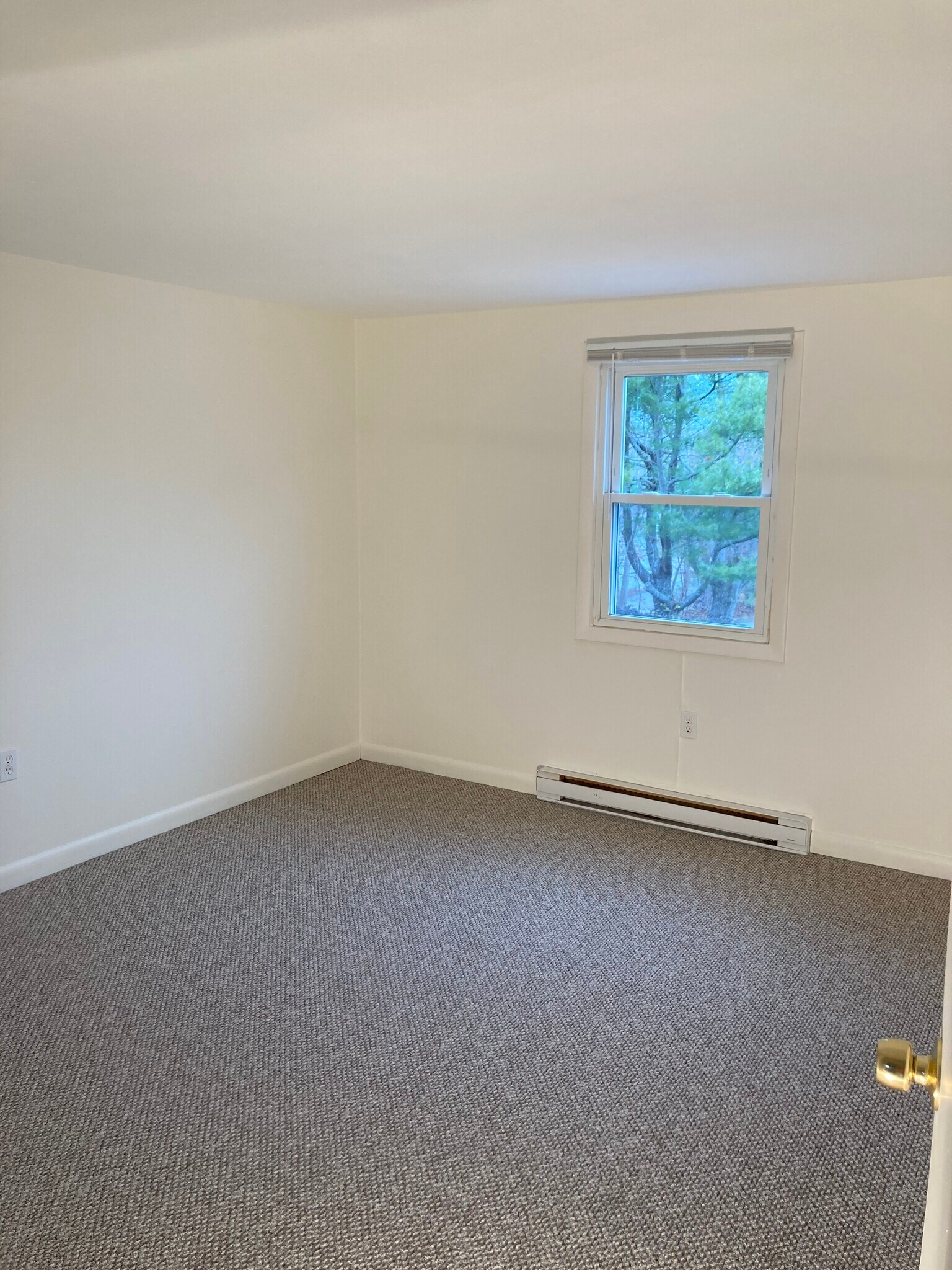 Building Photo - 681 State Rd