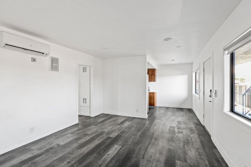 Building Photo - 215 N Fickett St