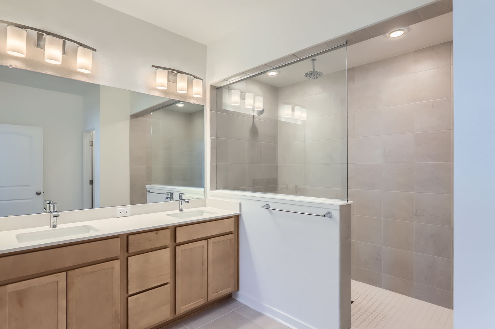 Building Photo - 6348 Deerfoot Dr