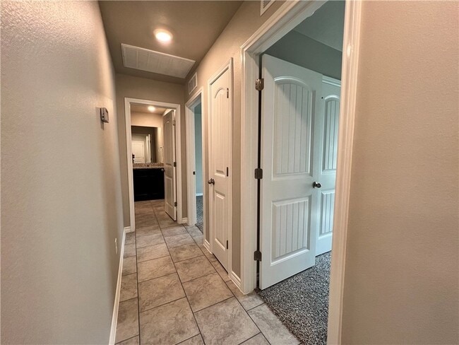Building Photo - 7637 Bullrider Dr