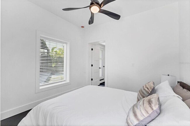 Building Photo - 35 Aegean Ave