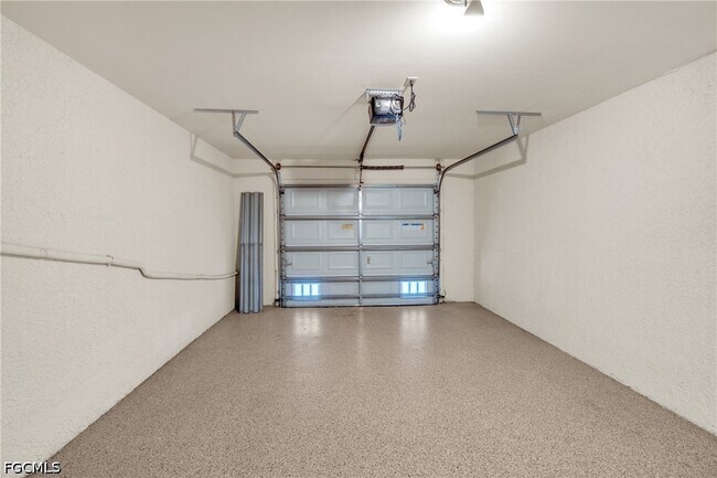 Building Photo - 4623 SW 7th Pl