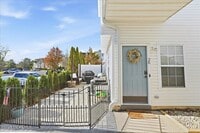 Building Photo - 26 Dover Ct