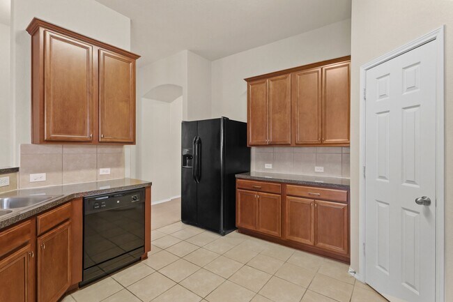 Building Photo - 2818 Lockeridge Oaks Dr