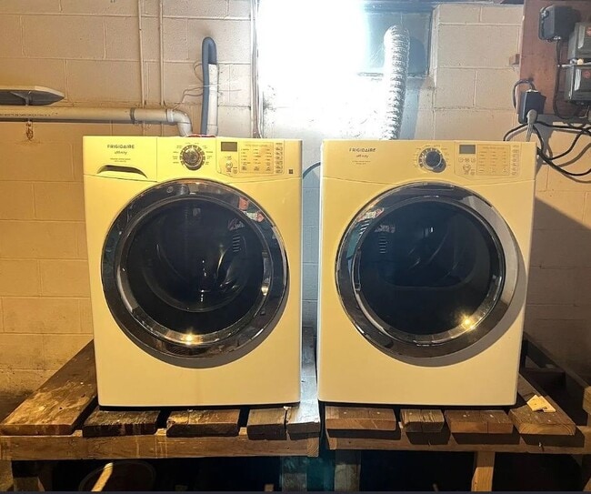 Building Photo - 202 N Grant St