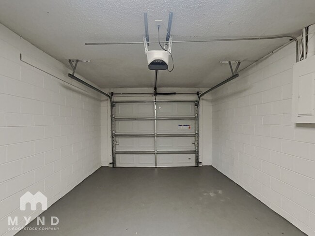 Building Photo - 13366 Banyan Rd