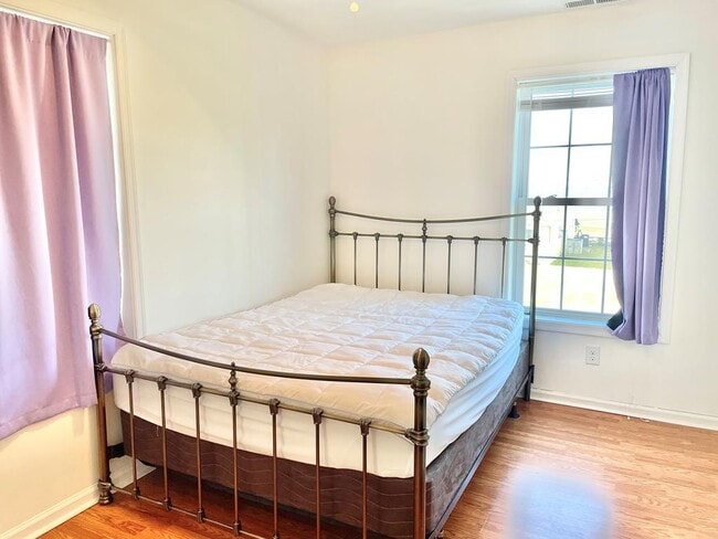 Building Photo - 5164 Main St