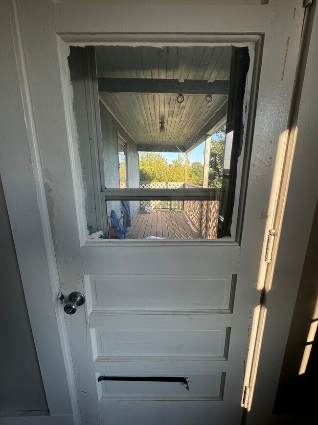 Building Photo - 20 Bellevue St