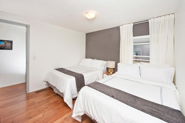 Building Photo - 1 Saddlewood Ct