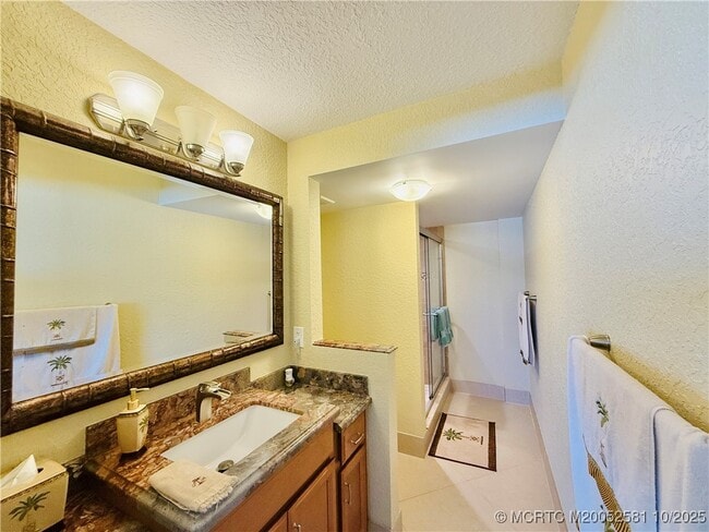 Building Photo - 7440 S Ocean Dr