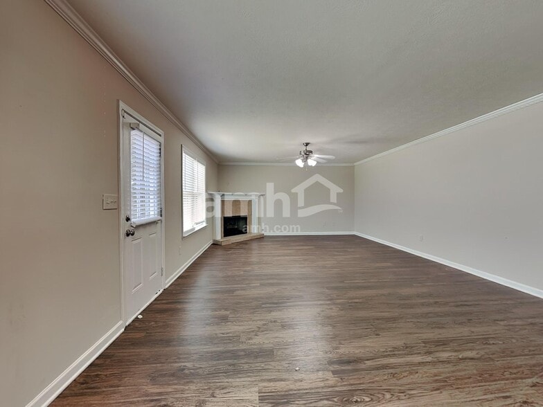 Building Photo - 4272 Round Stone Trl