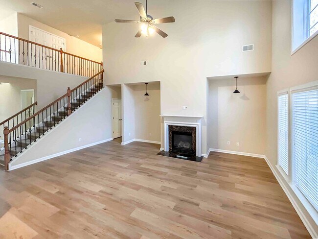 Building Photo - Immaculate 4 BR/3 BA Traditional in Acworth!