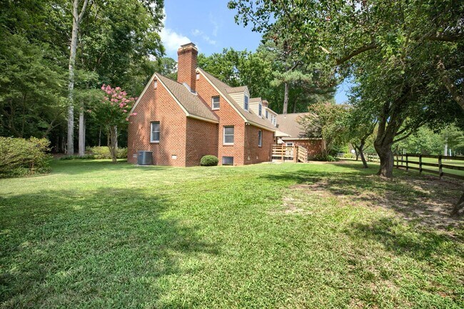 Building Photo - 4320 Providence Rd