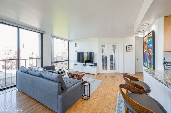 Building Photo - 345 W Fullerton Pkwy