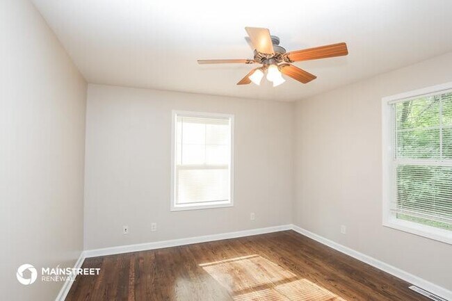 Building Photo - 410 N EUGENE FIELD RD, CLAYCOMO, MO 64119