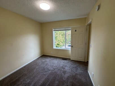 Building Photo - "Charming 5-Bed Home on Grand Ave: Spacious Living with 2.5 Baths in Heart of St. Paul!"