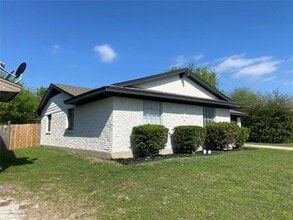 Building Photo - 6327 Hidden Trail Dr