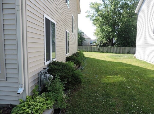 Building Photo - 357 Richmond Dr