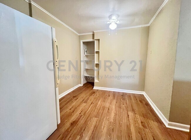 Building Photo - Charming 1/1 Apartment Near UNT Ready For Move-In!