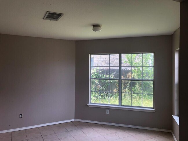 Building Photo - 310 Crossland Cove