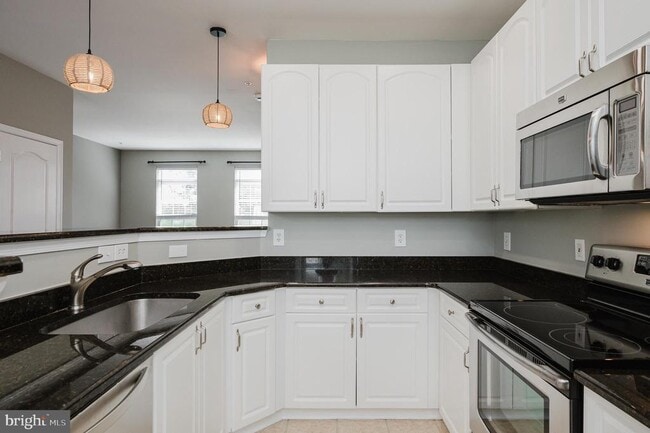 Building Photo - 557 Rhapsody Ct
