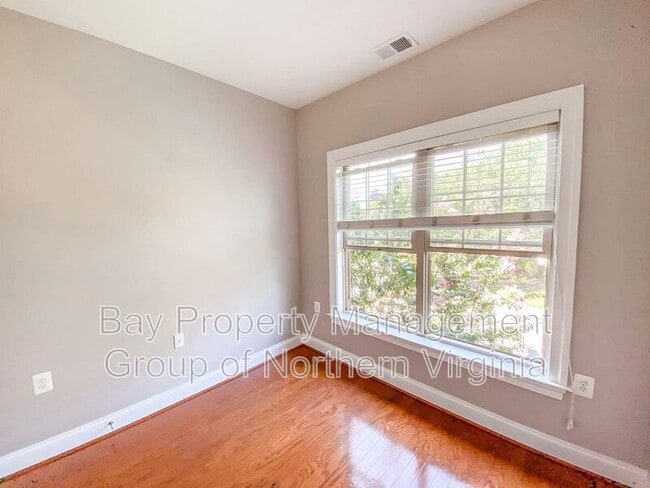 Building Photo - 4336 N Henderson Rd