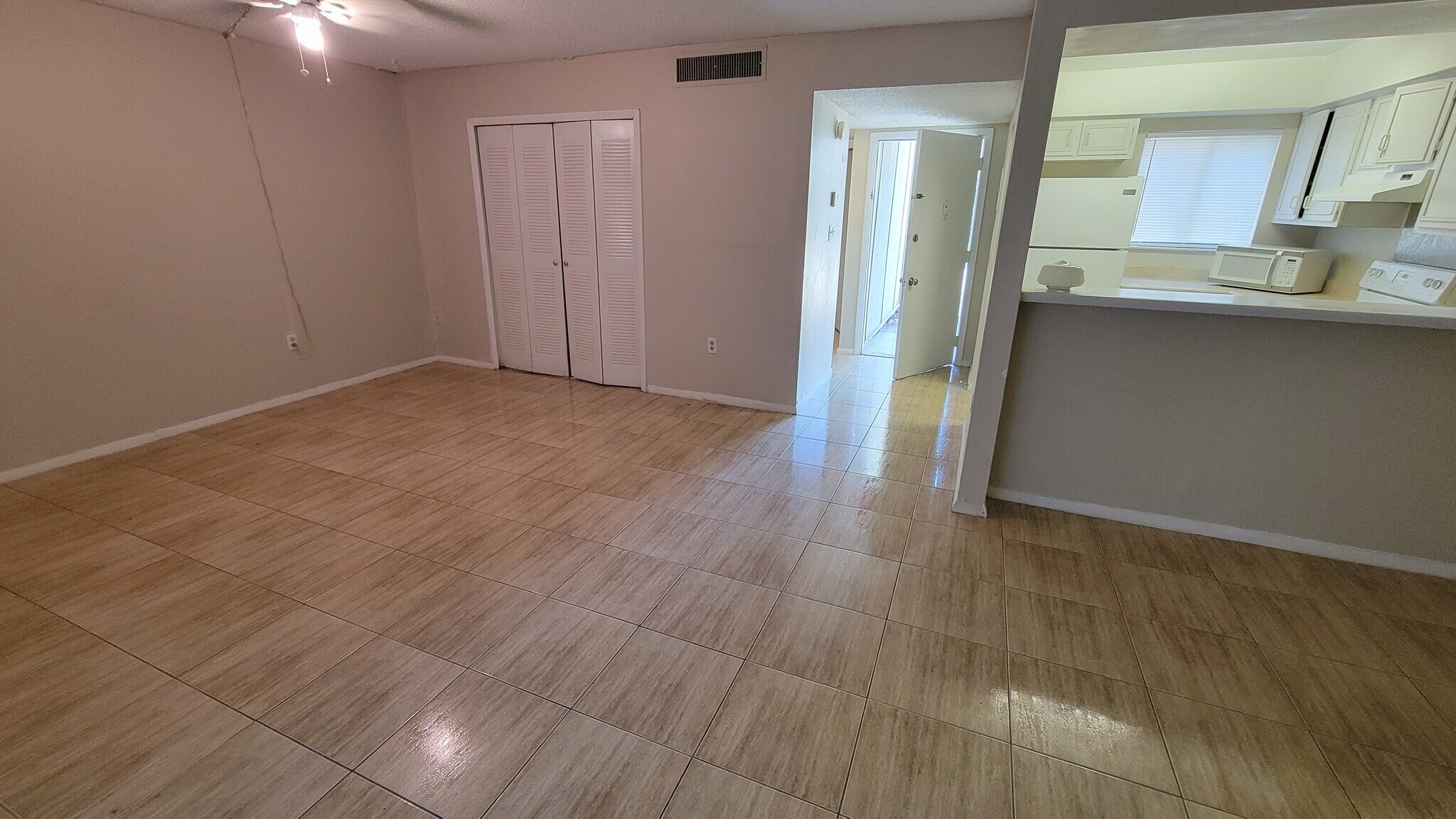 Building Photo - 261 Scottsdale Sq