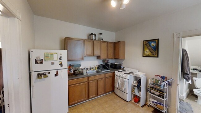 Building Photo - 1110 Granger Ave