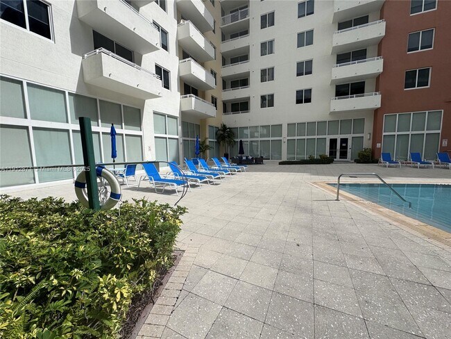 Building Photo - 18800 NE 29th Ave