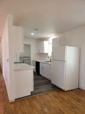Building Photo - Remodeled 3 bed/2 bath in High Point/West Seattle with large fully fenced yard now at $2850!