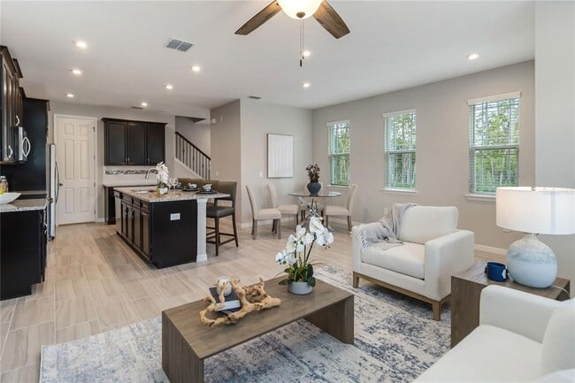 Building Photo - 9109 Legado Dr