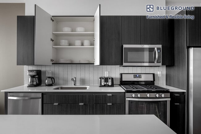 Building Photo - 1000 S Clark St